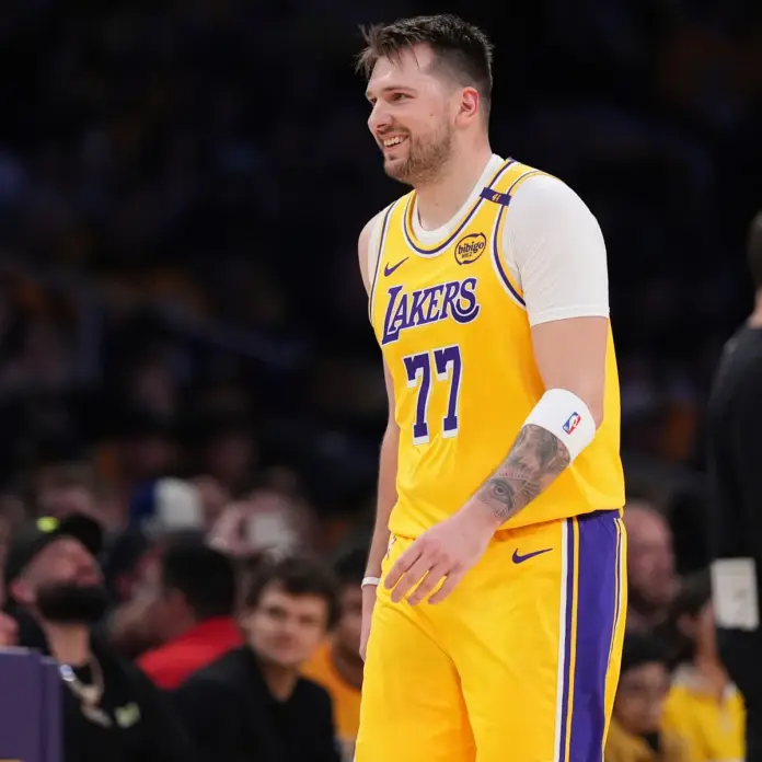 Ο Ντόντσιτς έδωσε θέαμα με 30 πόντους, ενώ οι Λέικερς επικράτησαν των Νάγκετς χωρίς Γιόκιτς και Μάρεϊ