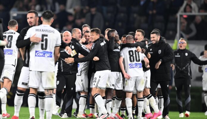 Οι εορταστικές στιγμές των ποδοσφαιριστών του ΠΑΟΚ στο γήπεδο OPAP Arena