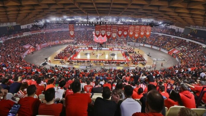 Ο Ολυμπιακός ετοιμάζει εντυπωσιακή υποδοχή στον Ερυθρό Αστέρα με 12.000 σημαιάκια στο ΣΕΦ