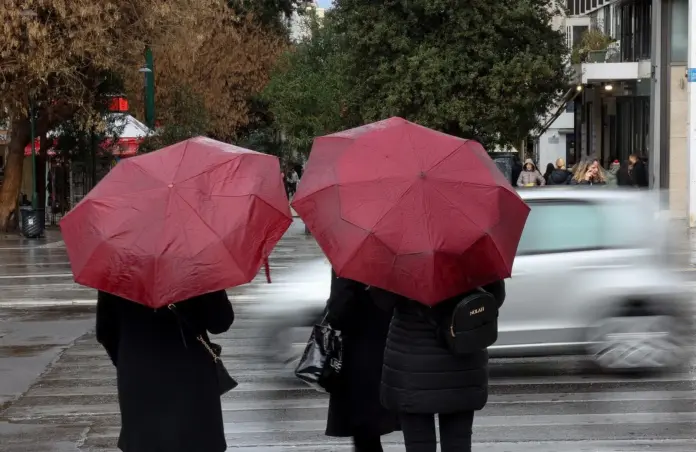 Απρόβλεπτος ο καιρός - Πού θα σημειωθούν βροχές το ερχόμενο Σαββατοκύριακο