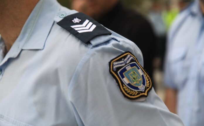 Αστυνομικός στη Λαμία χτύπησε φοιτητή με γροθιές, ο οποίος νοσηλεύτηκε στο νοσοκομείο