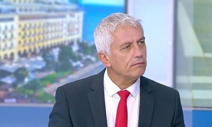 Γιώργος Καλλιακμάνης: Το ταξί ως «πανεπιστήμιο», η δυσπιστία στους ιατροδικαστές, η συγκίνηση για τον Καραϊβάζ και η στιγμή που χρειάστηκε να χρησιμοποιήσει όπλο