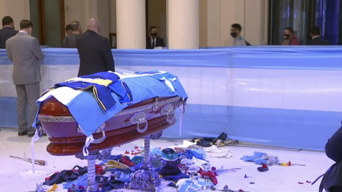 Η συγκλονιστική μαρτυρία του αστυνομικού που αντιμετώπισε πρώτος το πτώμα του Μαραντόνα