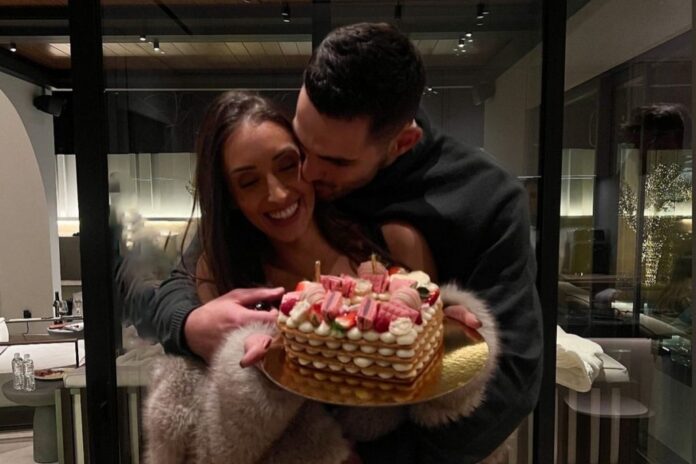 Ο Ιωάννης Παπαπέτρου εορτάζει τα γενέθλιά του με τη Ναυσικά