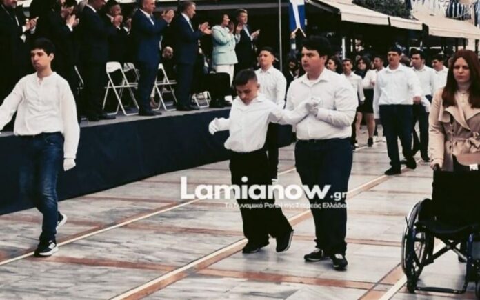 Μητέρα μαθητή με αναπηρία εξοργισμένη με την Ακρίτα