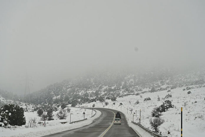 Βόρεια Ελλάδα σε λευκή κάλυψη: Χιονοθύελλες και έντονα καιρικά φαινόμενα